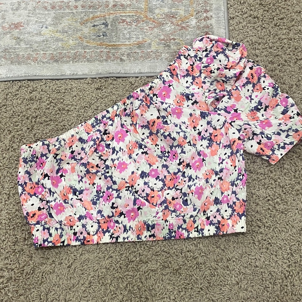 Universal Thread Floral One-Shoulder Crop Top in Pink, Coral and Navy
